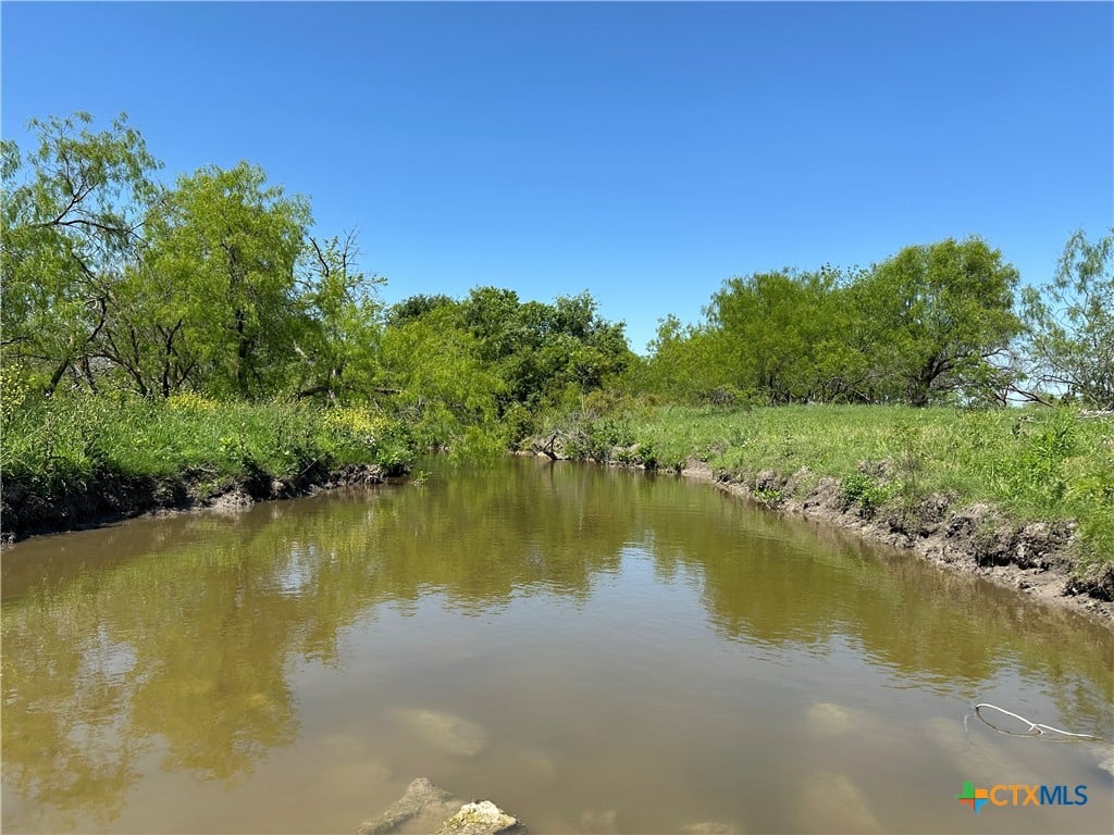 Excellent farm-ranch property, less than a hour to Austin, Hutto, or Taylor. 
+-64 acres with over 850' of frontage along North Indian Creek
